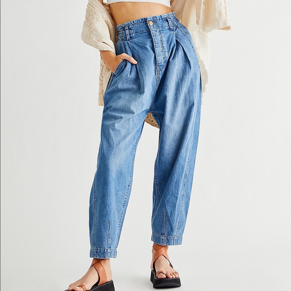 Like-new, Free People Sawyer Pull-on Boyfriend Jeans